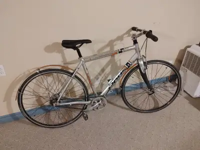 Opus commuter bicycle (20.5" frame), View more