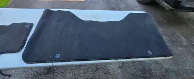 OEM Gladiator Floor mats front and back, View more