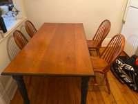 Table salle à manger ,6 chaises et une rallonge