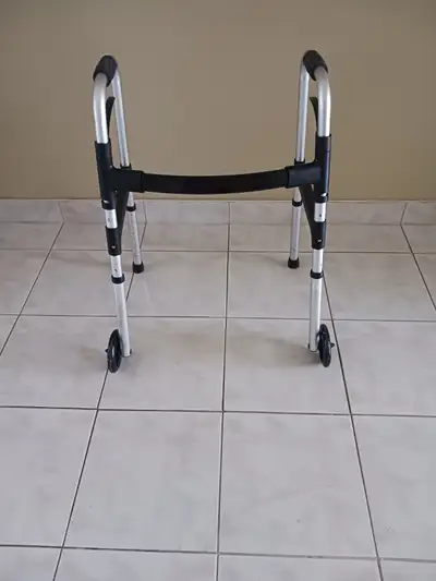 Marchette aluminum pliable., View more