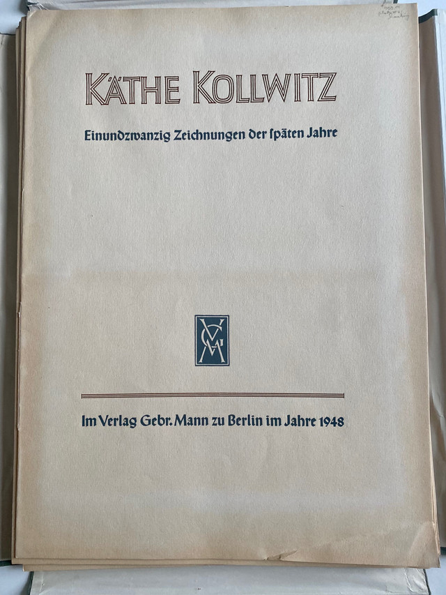 Art Folio Kathe Kollwitz First Edition 1948 in Arts & Collectibles in Guelph - Image 3