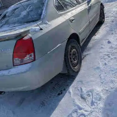 Voiture économique. Traité à l'antirouille et changement d'huile fait régulièrement. Bien entretenue...