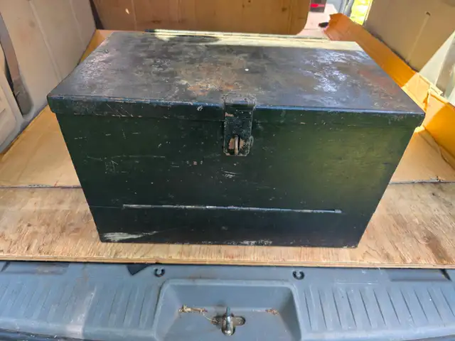 Custom Made Tool Chest Toolbox W Removable Tray Bolt Organizer in Tool Storage & Benches in Windsor Region - Image 11