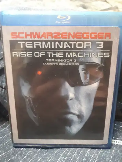 This is the blu-ray copy of Terminator 3: Rise of the Machines. Now 25, Connor (Nick Stahl) lives wi...