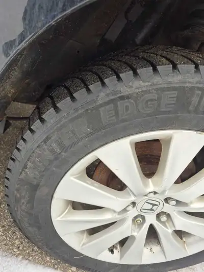 4 factory Honda aluminum rims 18x7 (5x114.3mm / 5x4.5") 4 WinterEdge II tires, purchased new Nov.202...