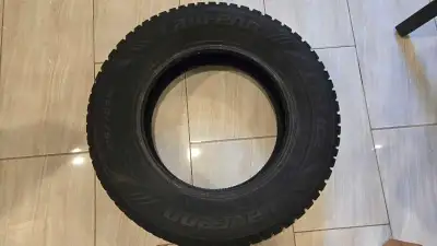 Laufenn I Fit Ice snow tires 215/70R16 100T only driven 1 season, 4 tires set.