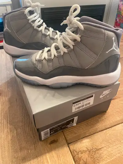 Air Jordan 11 Retro (GS) Medium Grey/Multi-color -Cool Gray 4.5Y barley worn