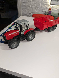 Tracteur Massey Ferguson avec remorque de Bruder 