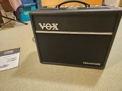 Vox Valvetronix VT20+ Guitar Amp, View more