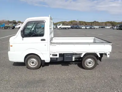 Very clean DA65T mini truck with 49,500 km. Has Power Steering and Air Conditioning