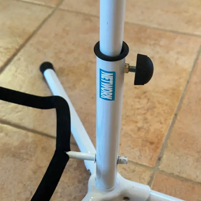 White Guitar / Bass Stand in Other in Markham / York Region - Image 6