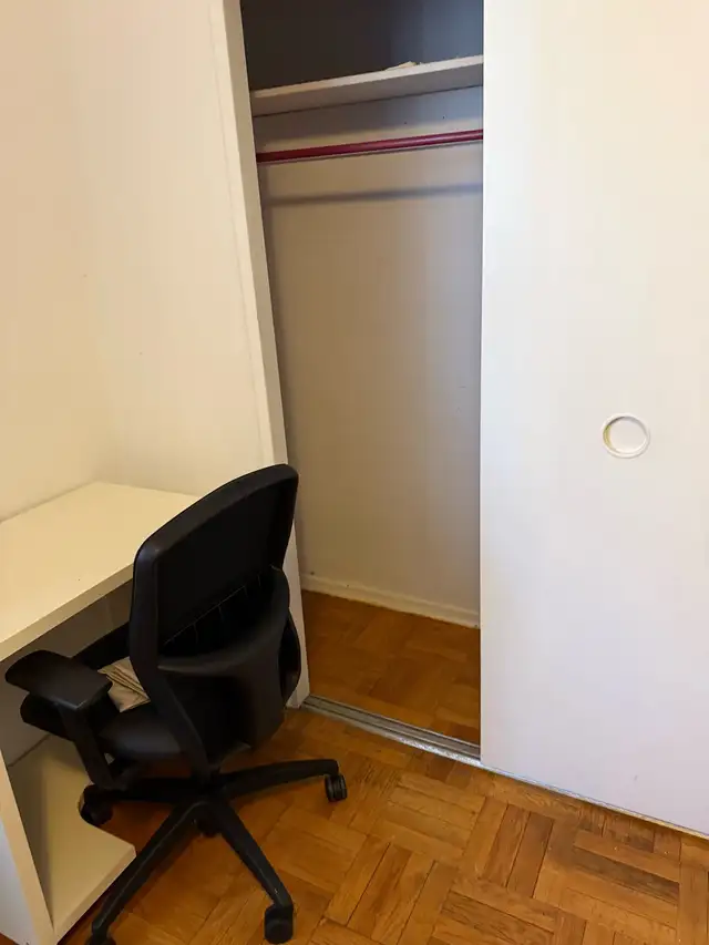 Habitación para Rentar / Room for Rent in Room Rentals & Roommates in City of Toronto - Image 5