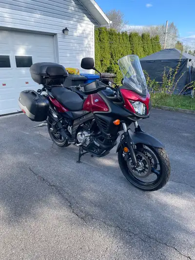 Suzuki V-Strom 650 ABS 2016 – 11 578 km – Prête pour la saison V-Strom 650 ABS 2016 en excellent éta...