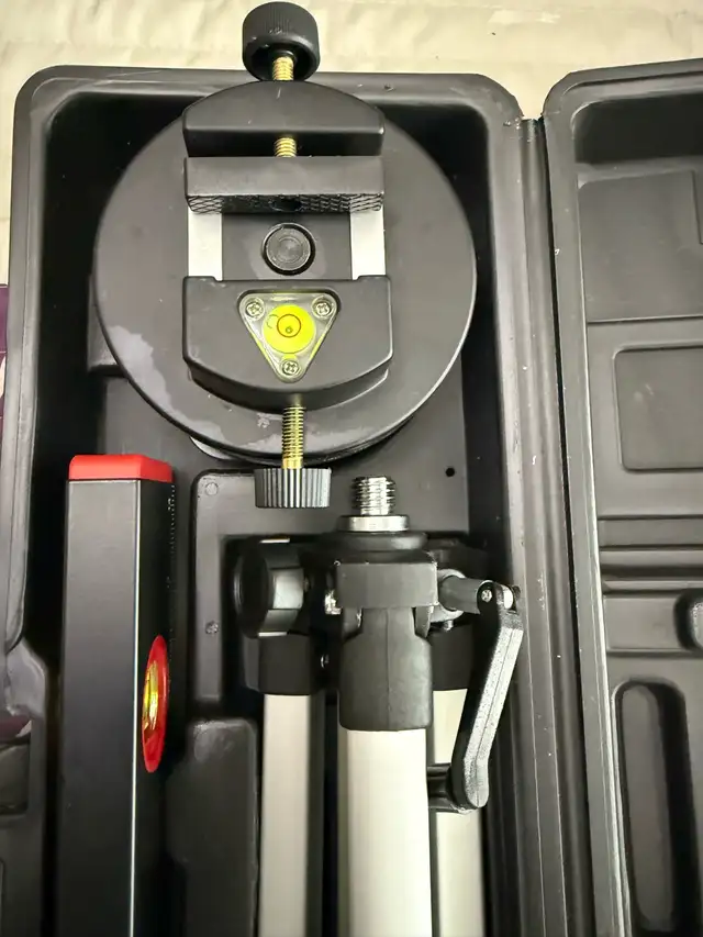 Jobmate laser level in Hand Tools in Mississauga / Peel Region - Image 3