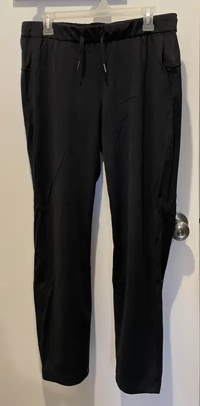 Like new. Side pockets. NS/pet-free home. Deep River, On. pick up.