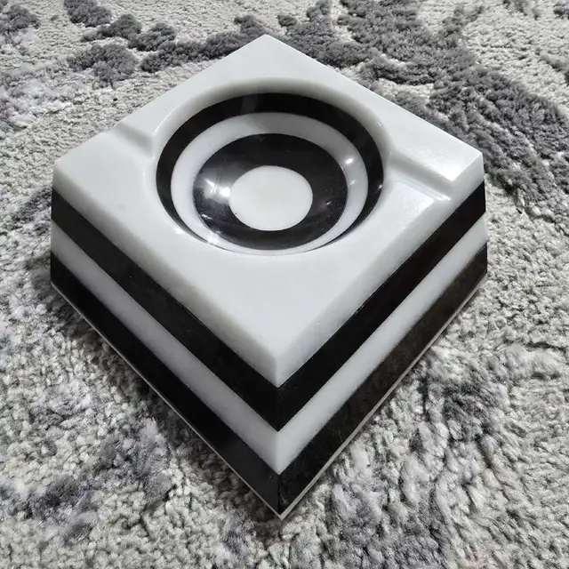 Set of Marble Ashtrays in Home Décor & Accents in Brantford - Image 5