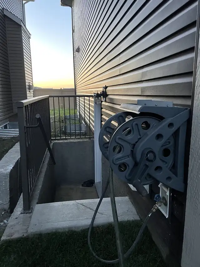 High Ceiling 2 Bedroom Spacious Basement
