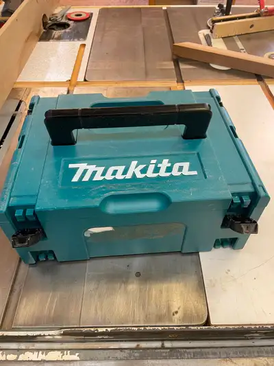 Makita 18V Toolless Oscillating Multi Tool, View more