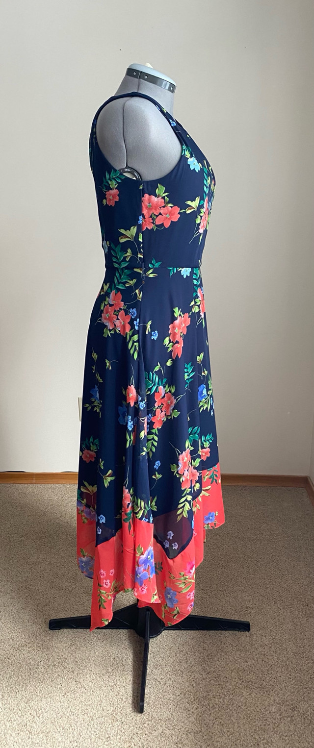 Women’s Dress  Size 10 Large in Women's - Dresses & Skirts in City of Toronto - Image 4