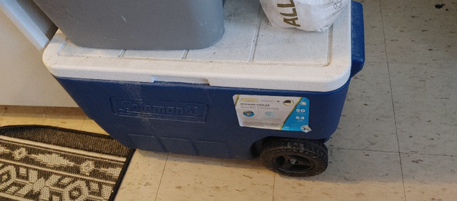 Big size wheeled cooler in Other Business & Industrial in City of Toronto