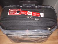New SWISSGEAR 15.6" Business Travel Roller Case (SWA0970)