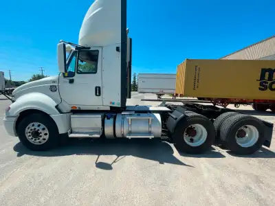 2015 Prostar International with ISX Cummins 450 HP and Eaton Auto shift Transmission.