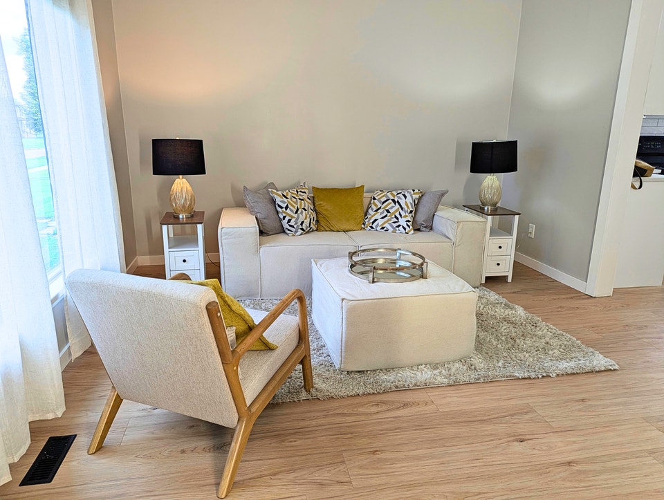 Beautiful 3-Bed Detached Bungalow and Garage in West Kildonan 3