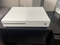 Xbox one s, controller and games