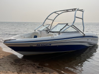 Tahoe Q5i with electric boat lift 