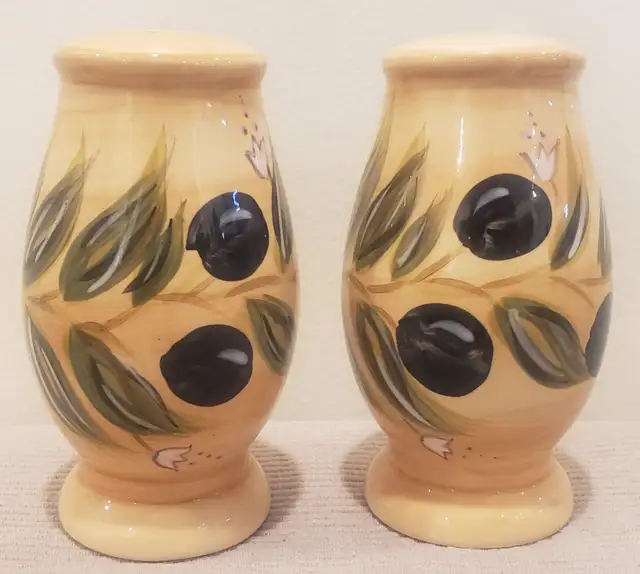 5-piece Cruet Set, Hand painted, Provincial Olives Collection *N in Kitchen & Dining Wares in City of Toronto - Image 8