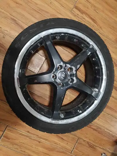 18" ASA rims powder coat is peeling. No damage to rim. Set of 4 rubbers are no good. 5x100 had them...