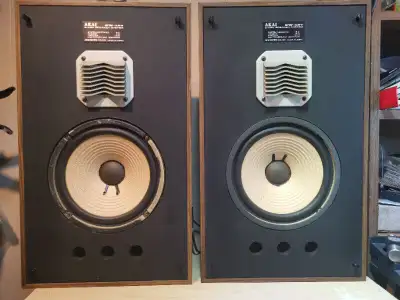 Vintage Akai Bookshelf Speakers Model SW-127, View more