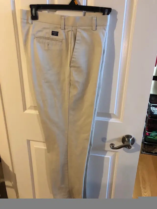 ASSORTED MENS CLOTHING ITEMS in Men's in Oshawa / Durham Region - Image 9