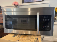 Used 2018 Samsung microwave OTR