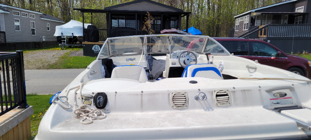 2007 Bayliner and trailer in Powerboats & Motorboats in City of Toronto - Image 4