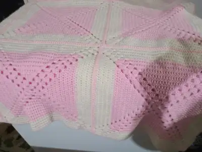 THROWS HAND KNITTED WOOL AND CROCHET, View more