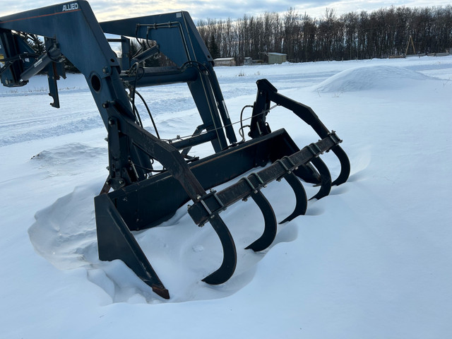 Allied 895 Loader in Farming Equipment in Red Deer - Image 2