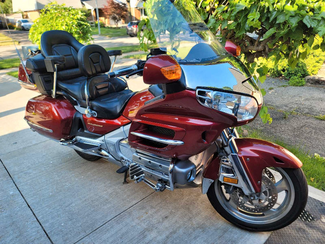 2002 Honda Goldwing GL1800A 78k kms in Sport Touring in Mississauga / Peel Region - Image 3