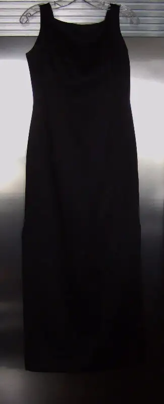 BLACK SATIN EVENING DRESS in Multi-item in Calgary - Image 2