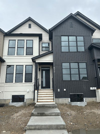 Townhouse for Rent-  813 South Point Gate, Airdrie