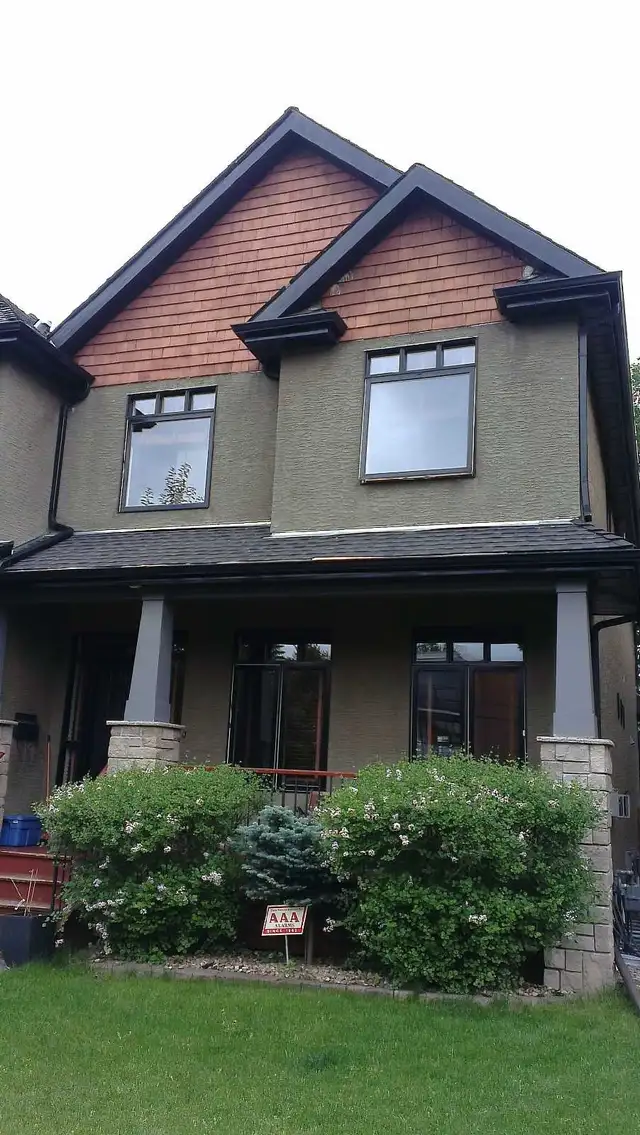 Siding, Soffit, Fascia, Eavestrough Installation. in Fence, Deck, Railing & Siding in Calgary - Image 11