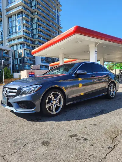 2015 Mercedes C300 Clean! Fuel Efficient! Low KMs!