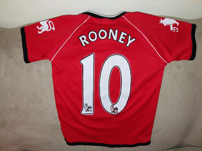 Manchester U Rooney jersey.
Child size (3-6 yrs)
Great shape
$15, View more