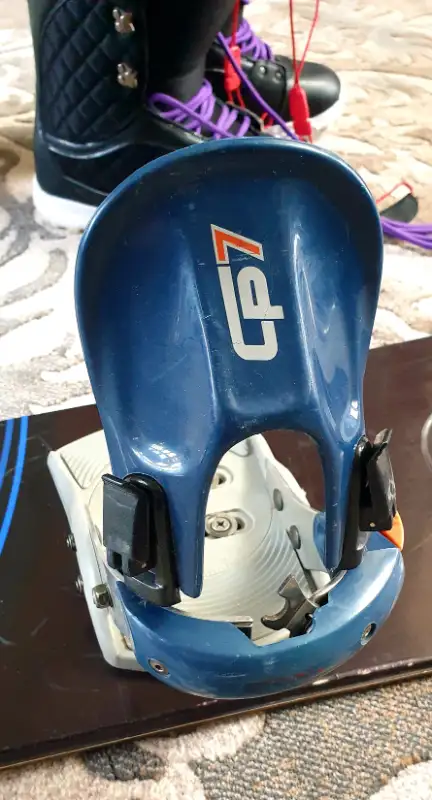 REDUCED - OXYGEN Snowboard 60" with Bindings62863738825217122
