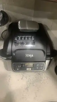 Ninja air fryer gently used