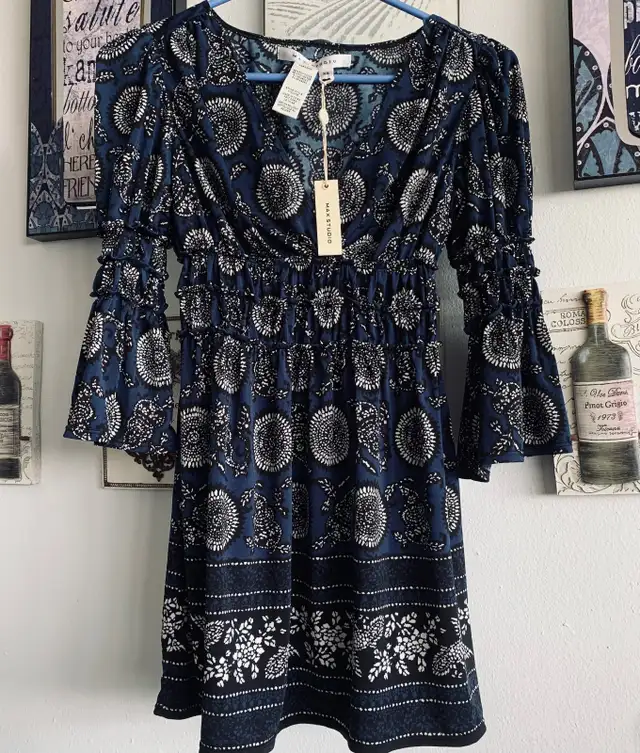 Size XS-S brand new Max Studio navy colour top in Women's - Tops & Outerwear in City of Toronto - Image 2