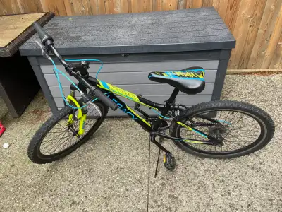 Legacy Junior 24. Includes kick stands. WITH ALUMINIUM FRAMES, SUSPENSION FORKS, AND 7 SPEED DRIVE T...