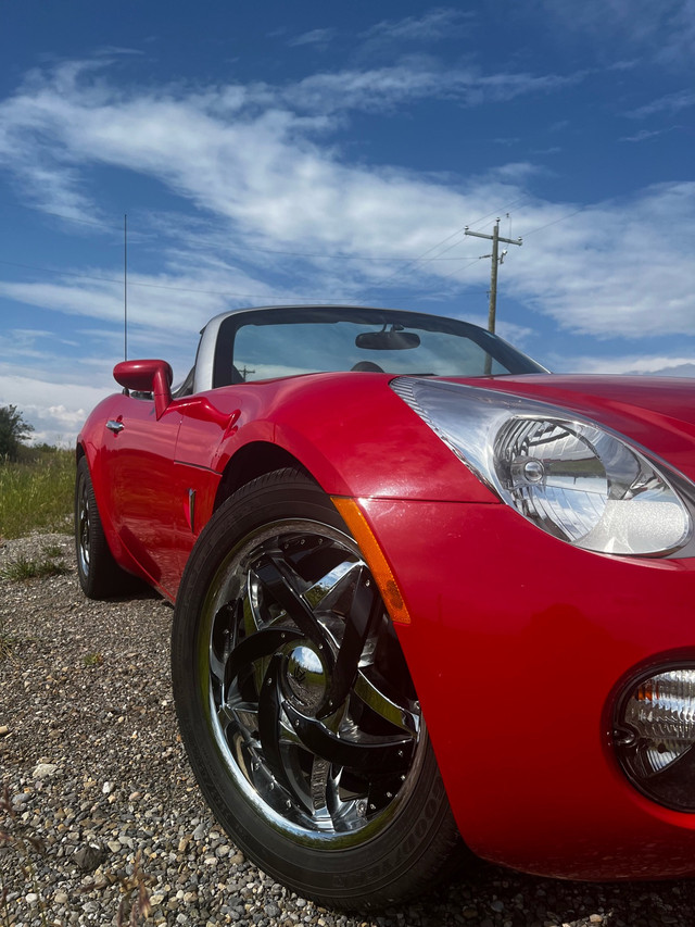 2006 Pontiac Solstice  in Cars & Trucks in Lethbridge - Image 4