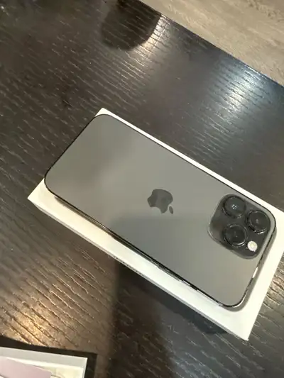 Iphone 14 Pro Max With Data cable