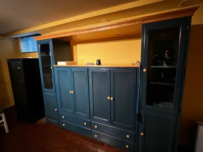 Grand meuble de rangement bleu – excellent état, View more